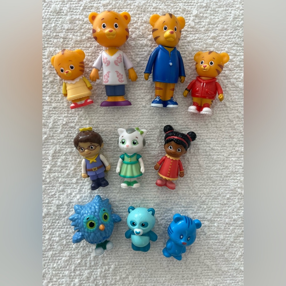 Daniel Tiger's Neighborhood Friends Family Figurines Bundle of 10